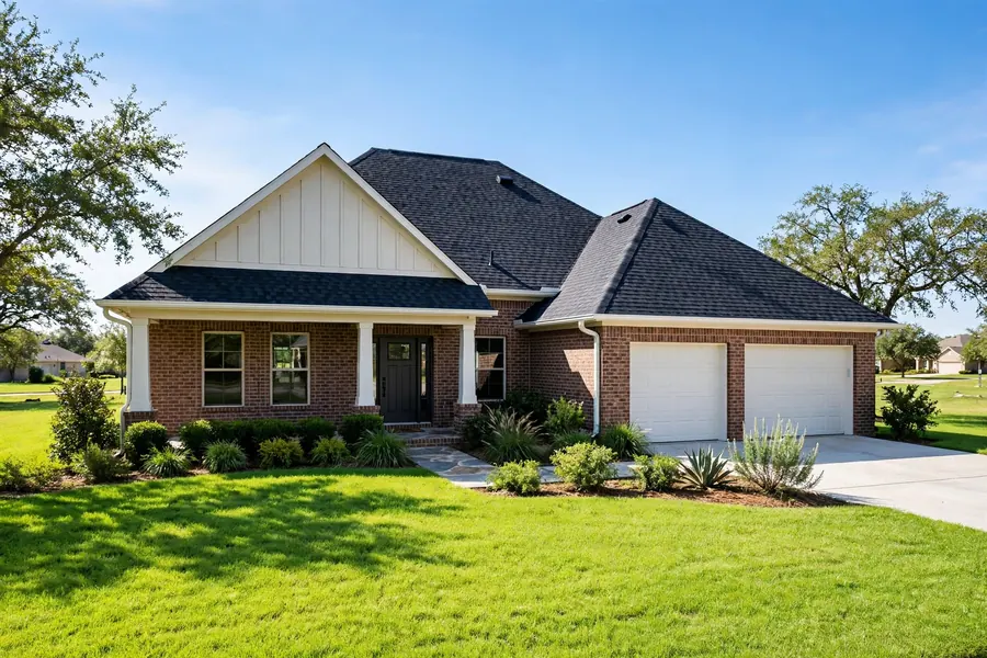 New architectural asphalt shingle roof on a Spring, Texas home